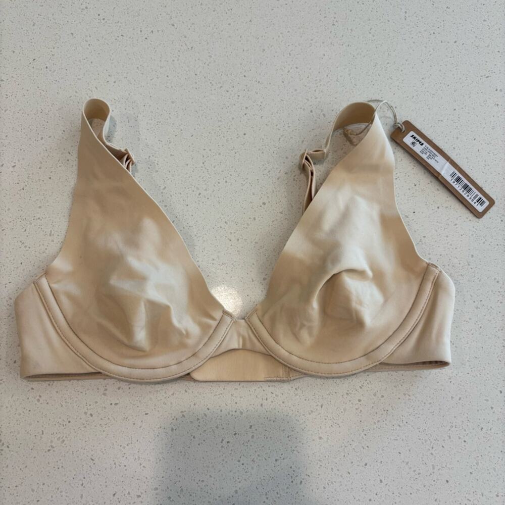 NWT SKIMS Fits Everybody High Apex Bra Sand 32A - Picture 5 of 7